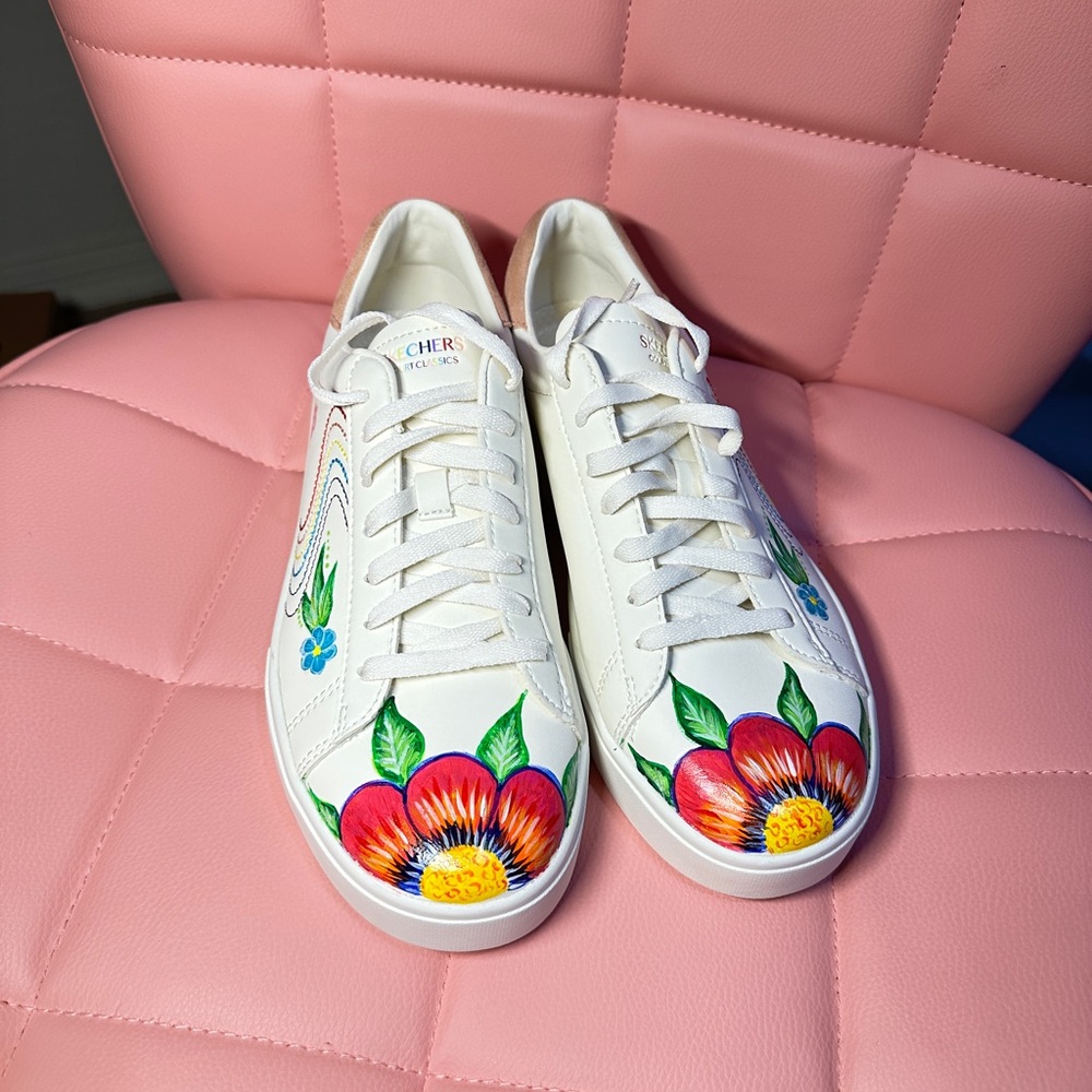 Breand new Skechers with high quality hand painting